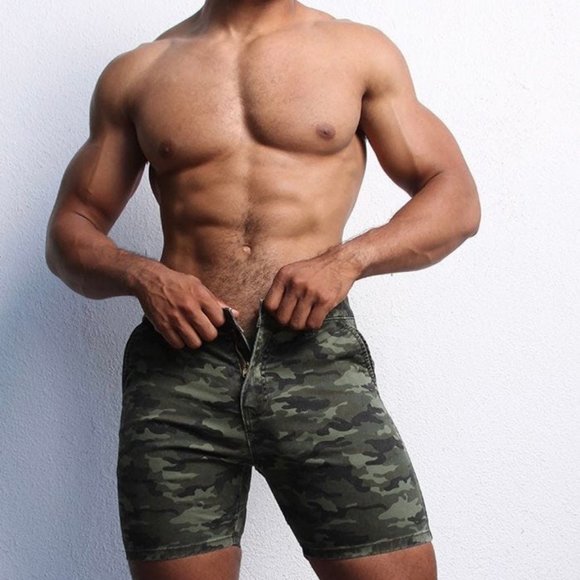 Titan Zipper Short 
